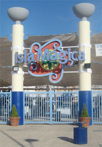 Entrada del parque Isla Mágica