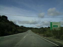 recta de una carretera vacía