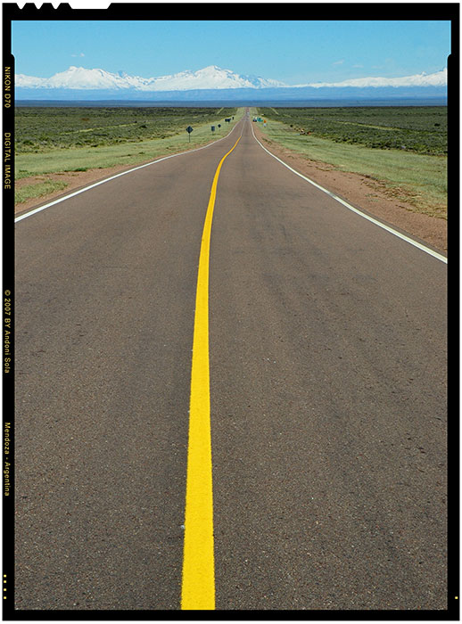 Recta larga de una carretera