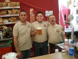 Camareros de una caseta de feria